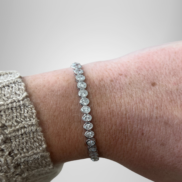 Oval Bold Bezel Tennis Bracelet 9 Carat Moissanite Classic Bracelet For Women's
