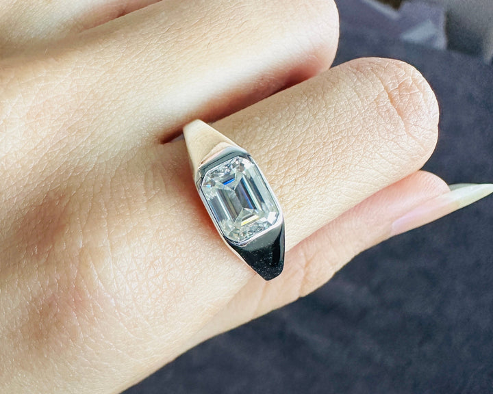 East West Emerald Cut Moissanite Men's Ring 18K Gold Solitaire Wedding Ring For Him