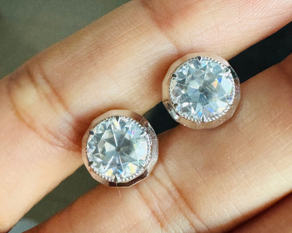 Colorless Round Cut Studs Moissanite Diamond Bezel Set Earrings For Mother's Day