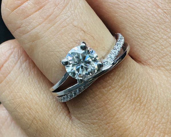 Round Brilliant Cut Moissanite Unique Designer Engagement Ring in 18K Gold
